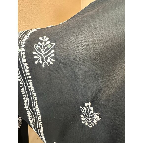 Graham Kandiah NY Embellished Long Sleeve Tunic Flowy Black White Top Size Large - Picture 16 of 16